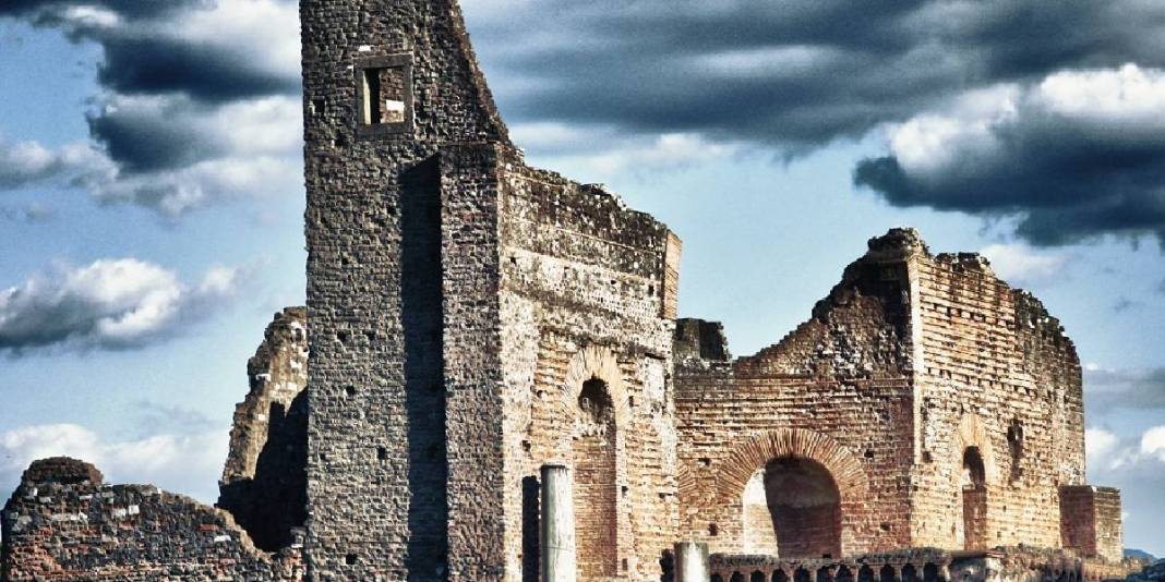 Roma'nın unutulan devi: Burası sadece bir hamam değil, antik dünyanın AVM’siydi! Caracalla Hamamları'nda tarihe yolculuk 4